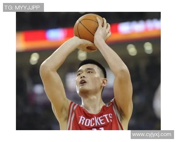 火箭队姚明展现强大肌肉力量助力球队夺冠梦想 火箭队姚明展现强大肌肉力量助力球队夺冠梦想