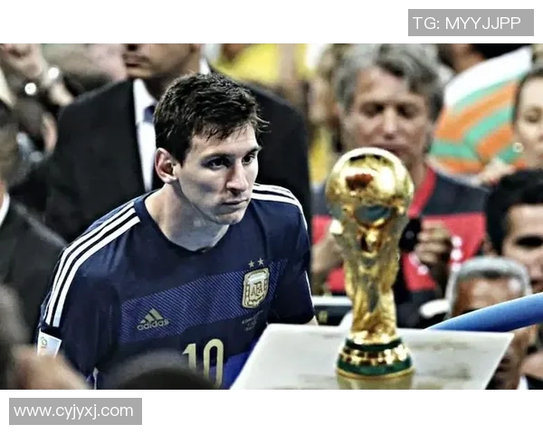 昔日足球巨星如今生活状态揭秘与精彩瞬间回顾 昔日足球巨星如今生活状态揭秘与精彩瞬间回顾